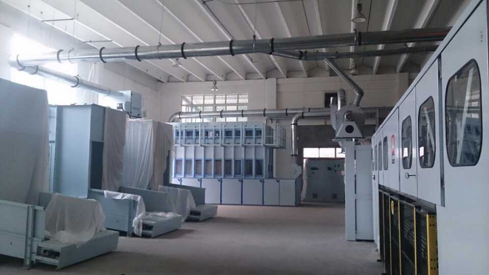 第四條交叉線(xiàn)安裝完畢